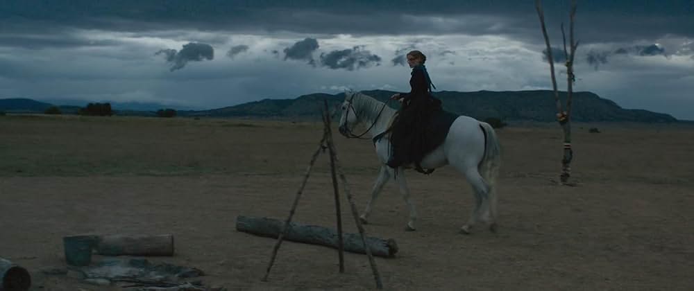 Woman Walks Ahead（原題）の画像