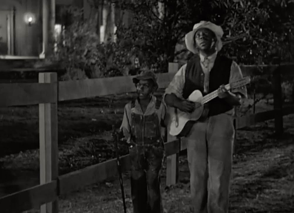 暁の耕地の写真