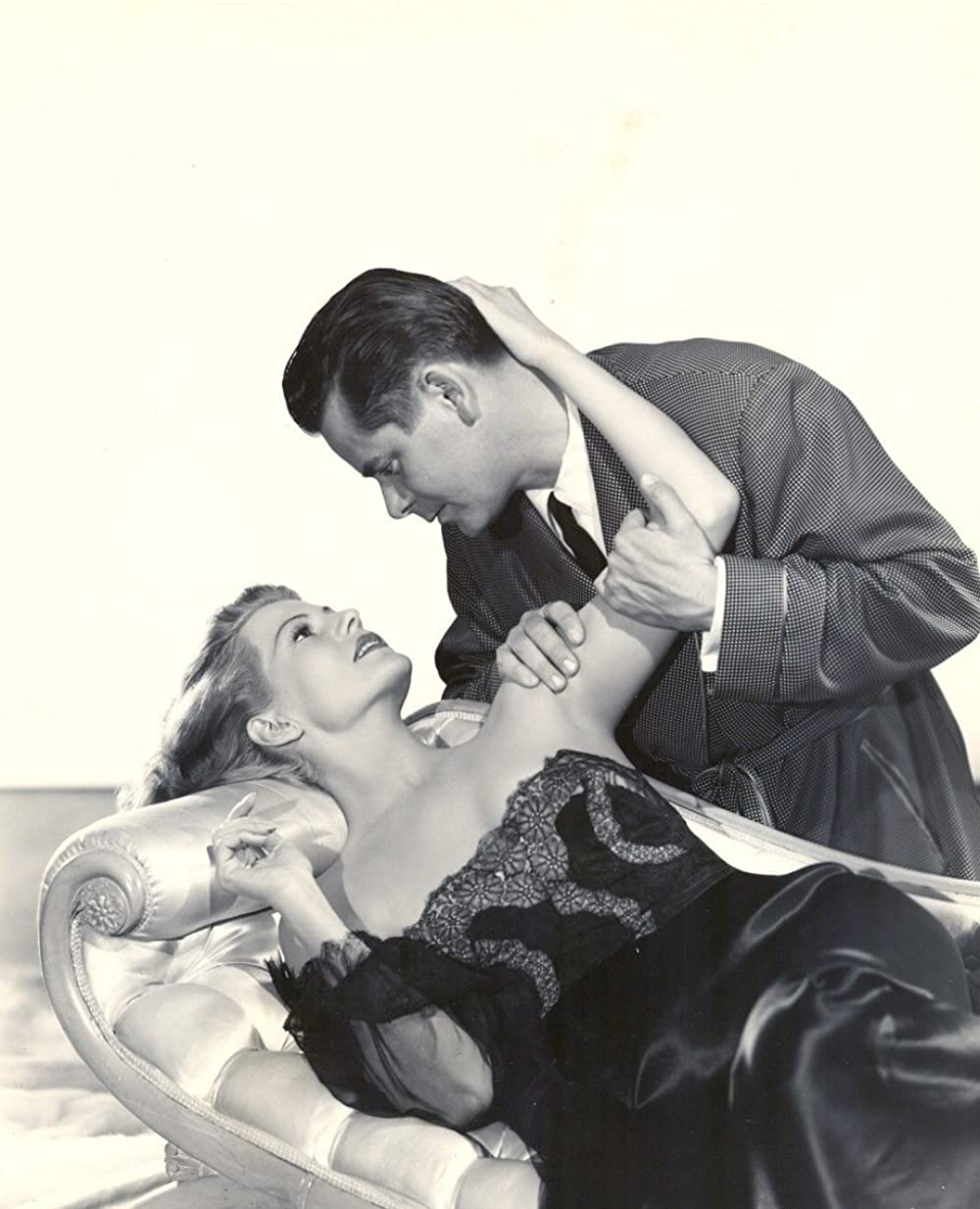 「醜聞（スキャンダル）殺人事件」リタ・ヘイワース & グレン・フォードの画像