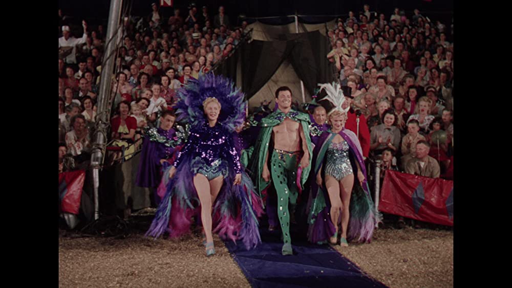 地上最大のショウの画像