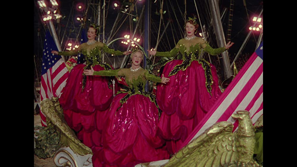 地上最大のショウの画像