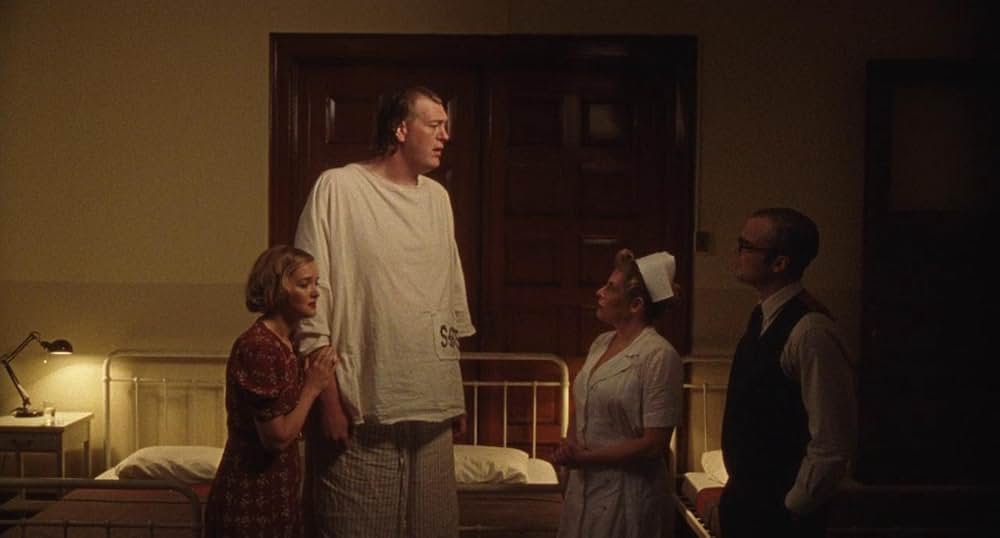 Chained for Life（原題）の画像