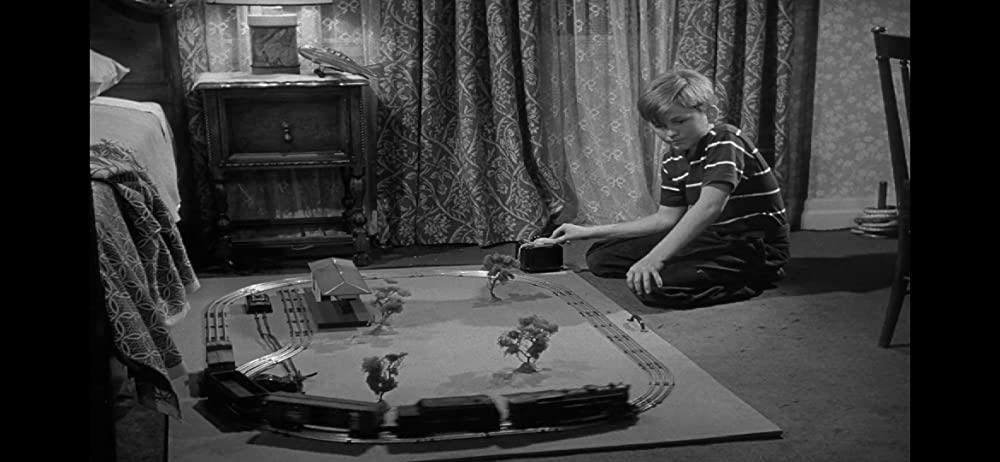 地球の静止する日の画像