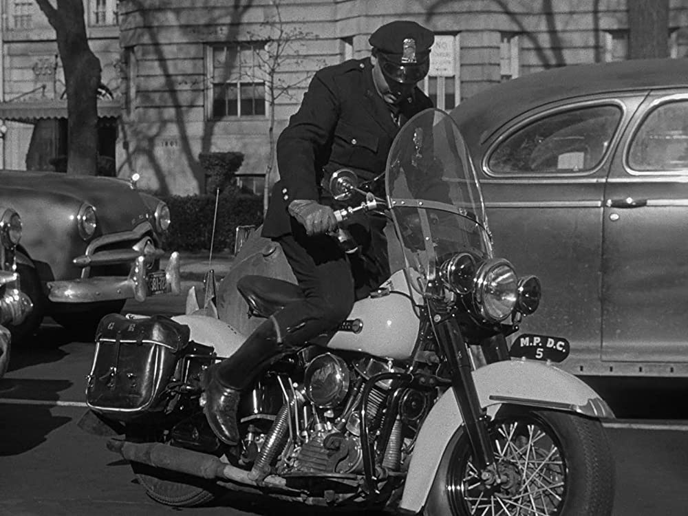 地球の静止する日の画像