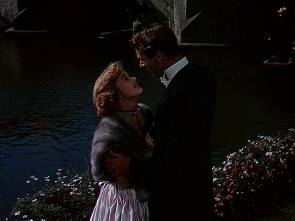 恋愛準決勝戦／ロイヤルウェディングの画像