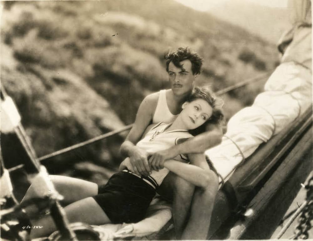 船出の朝の画像