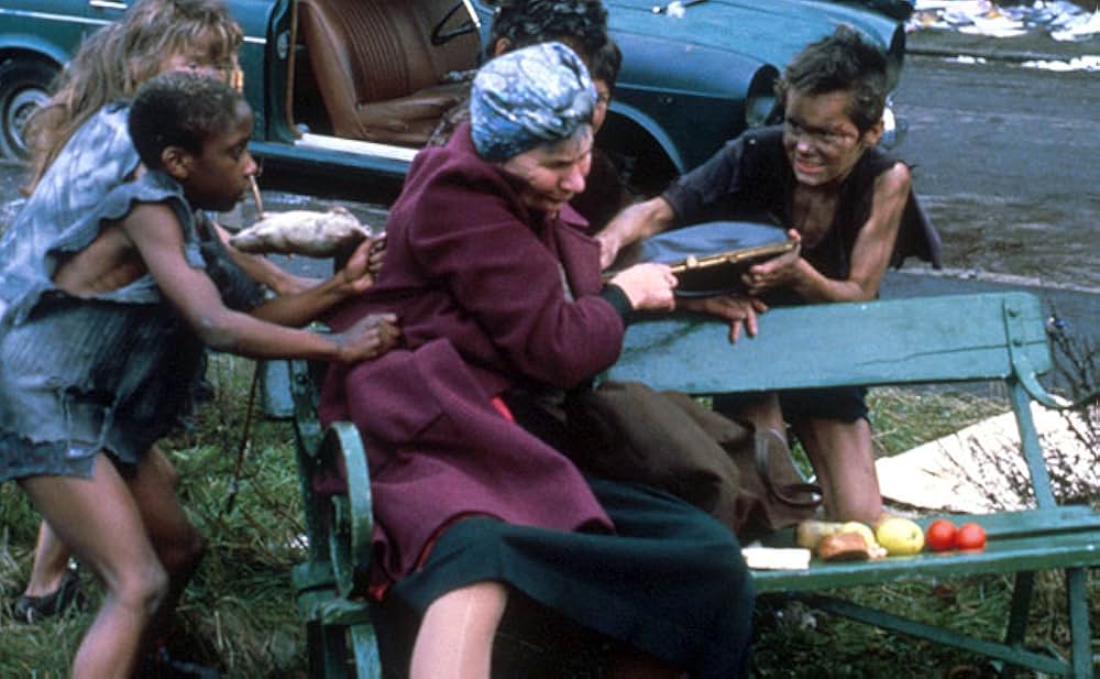 鏡の国の“D”の画像