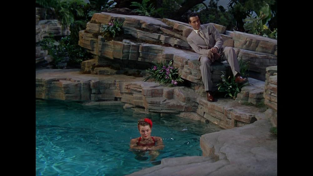 水着の女王の画像