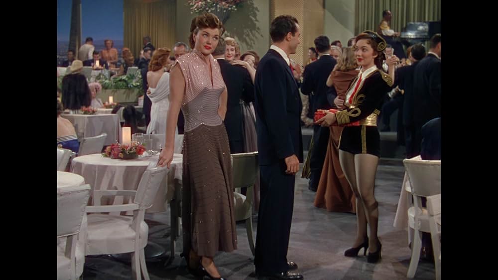 水着の女王の画像