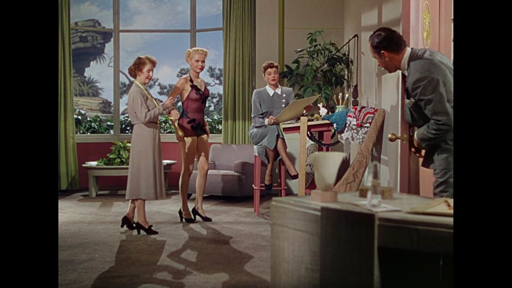 水着の女王の画像