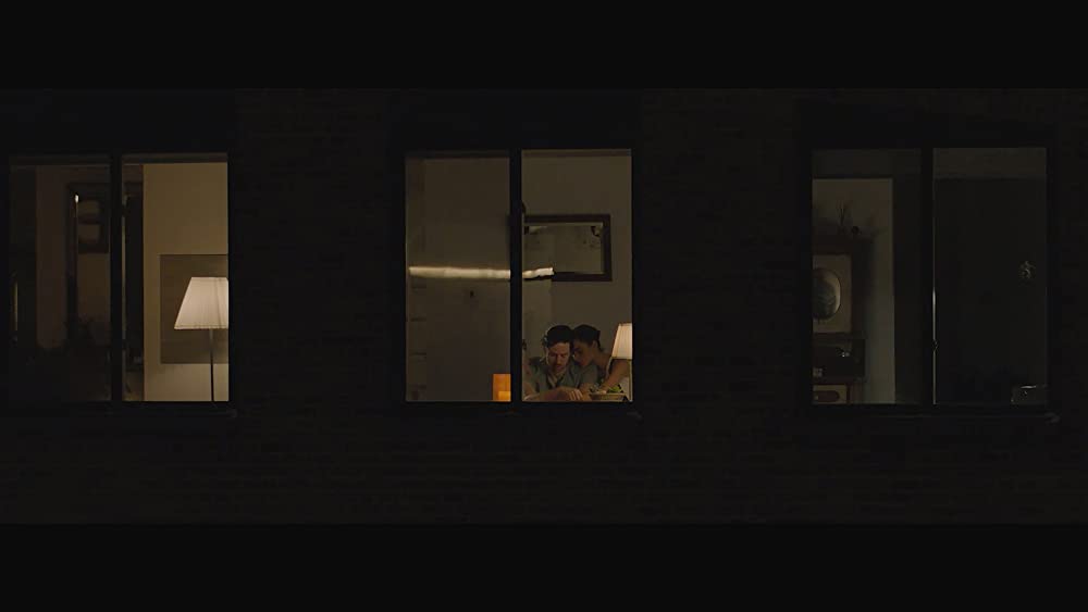 向かいの窓の画像