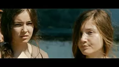 裸足の季節の画像