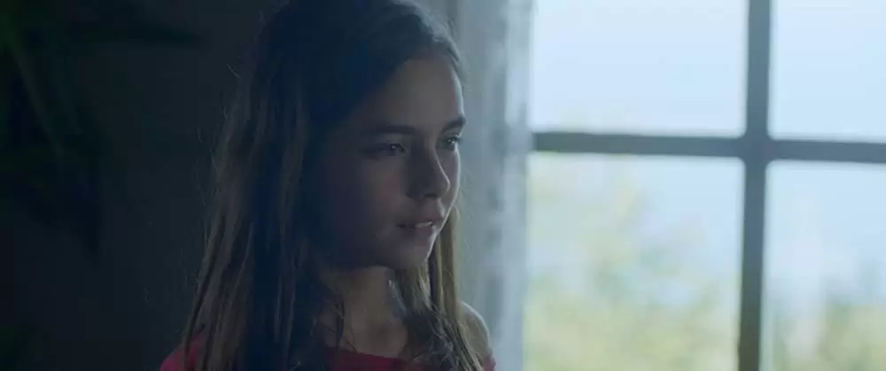 裸足の季節の画像