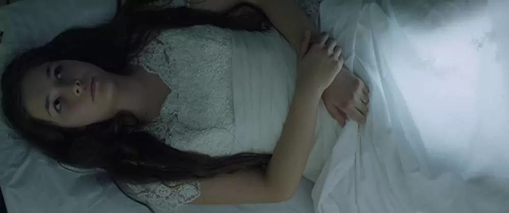 裸足の季節の画像