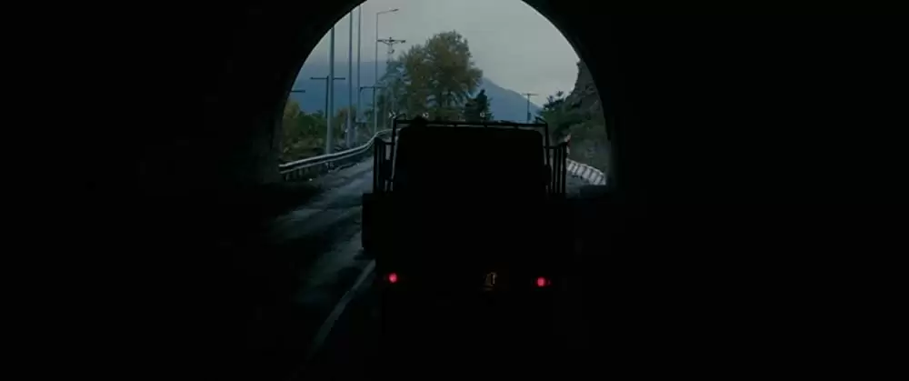 裸足の季節の画像