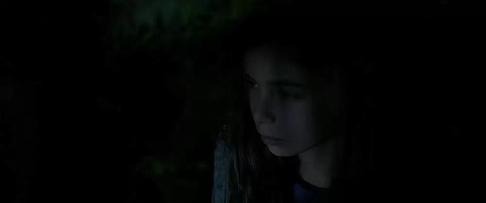 裸足の季節の画像