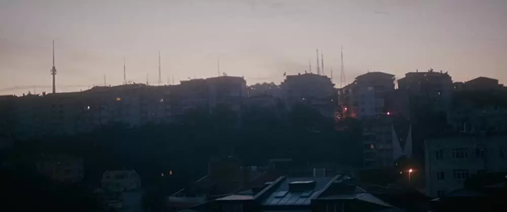 裸足の季節の画像