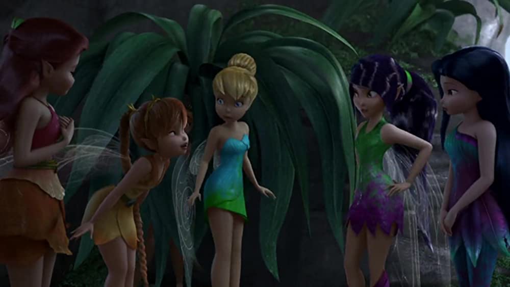 ティンカー・ベルとネバーランドの海賊船の画像