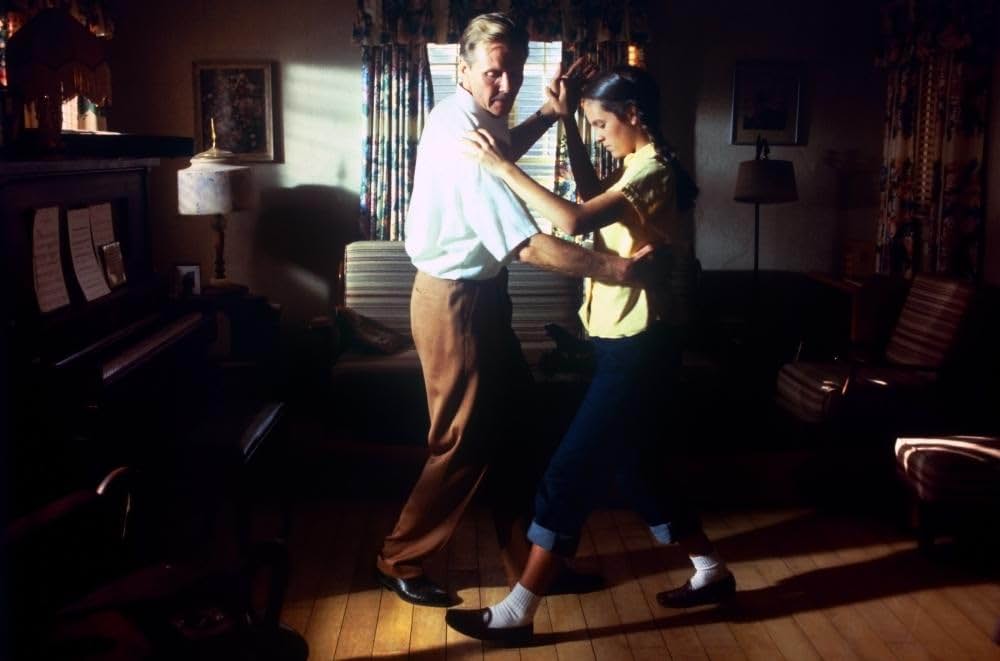 デザート・ブルーム／キノコ雲と少女の画像