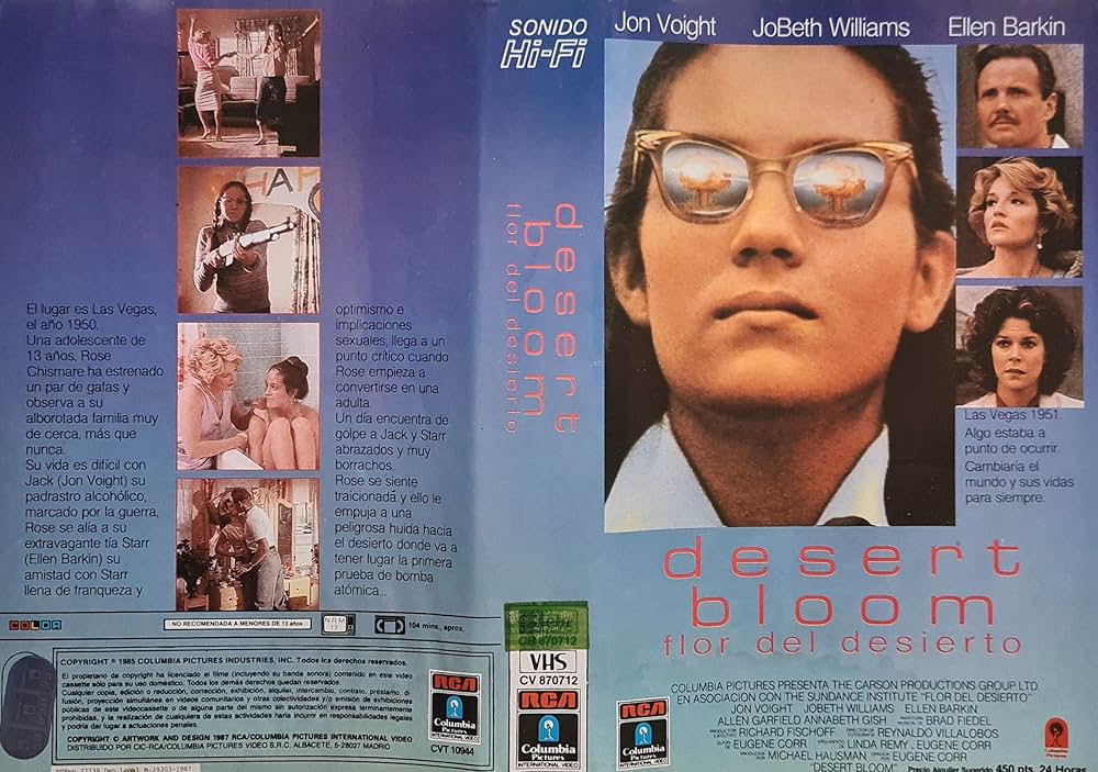 デザート・ブルーム／キノコ雲と少女の画像