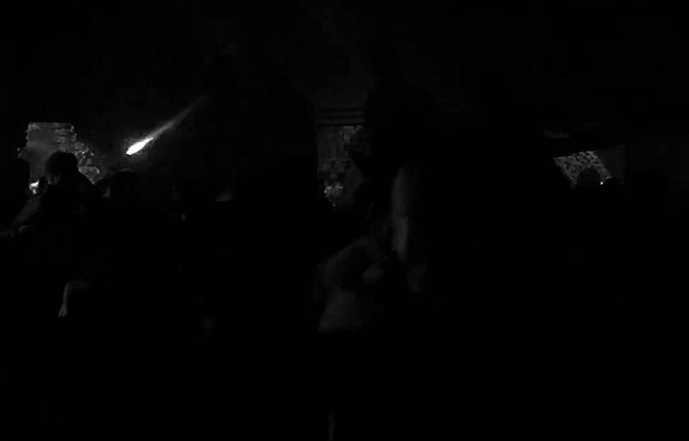 異国の出来事の画像