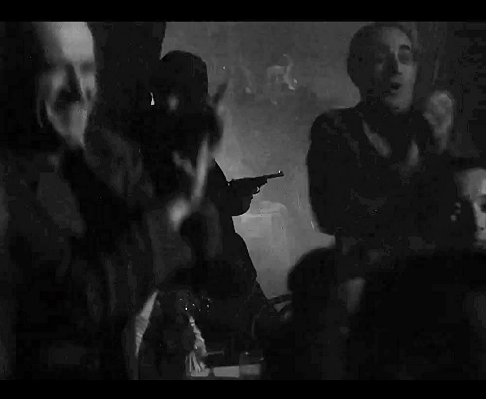 異国の出来事の画像