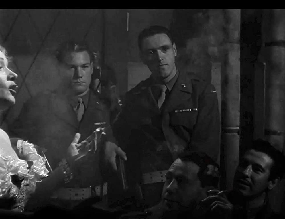 異国の出来事の画像