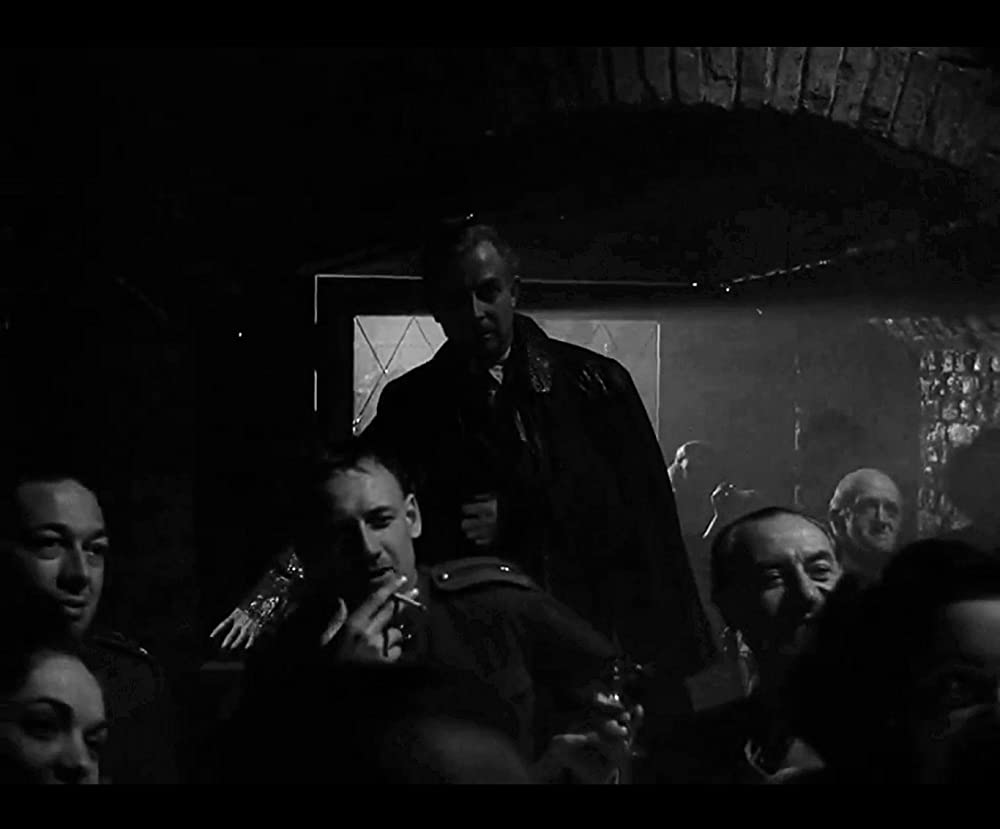 異国の出来事の画像