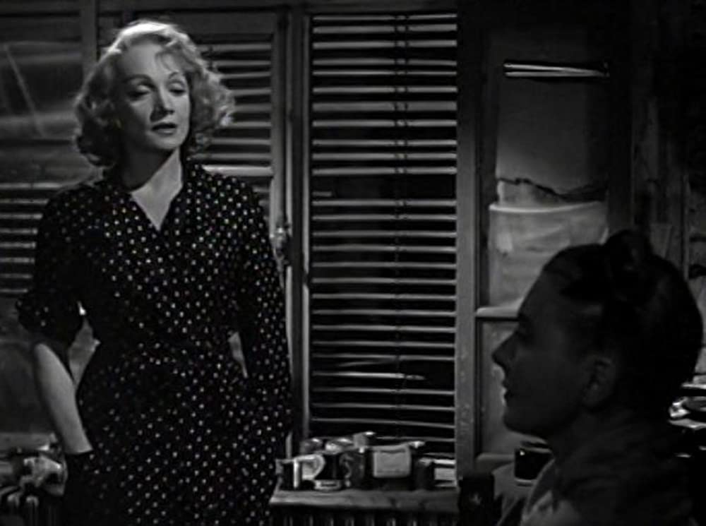 異国の出来事の画像