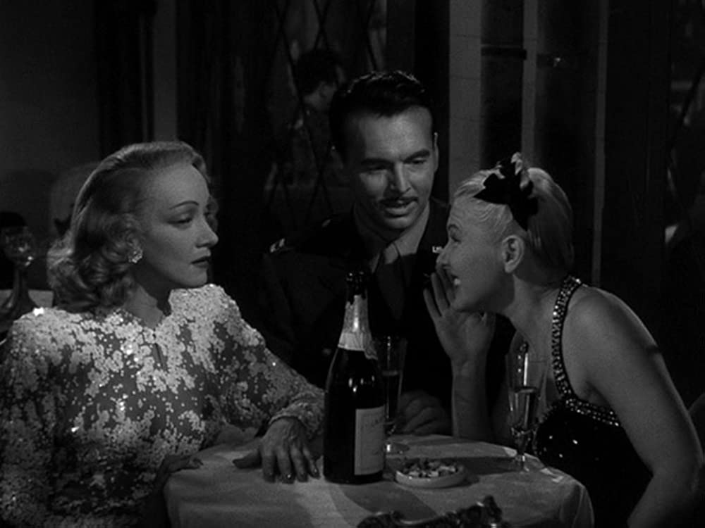 異国の出来事の画像