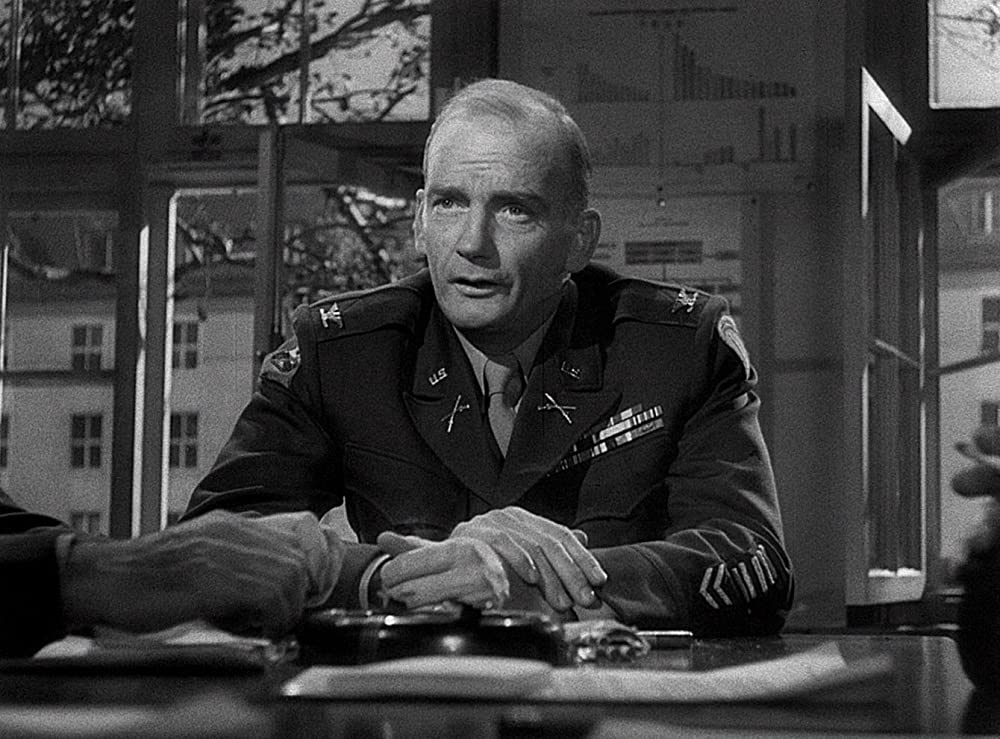 異国の出来事の画像