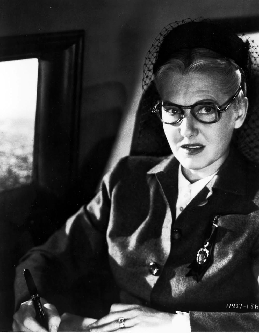 異国の出来事の画像