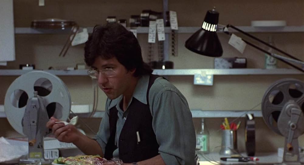 Modern Romance（原題）の画像