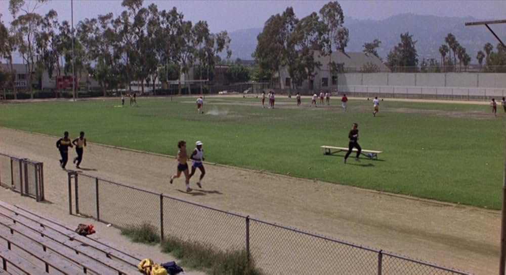 Modern Romance（原題）の画像