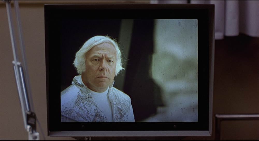 Modern Romance（原題）の画像