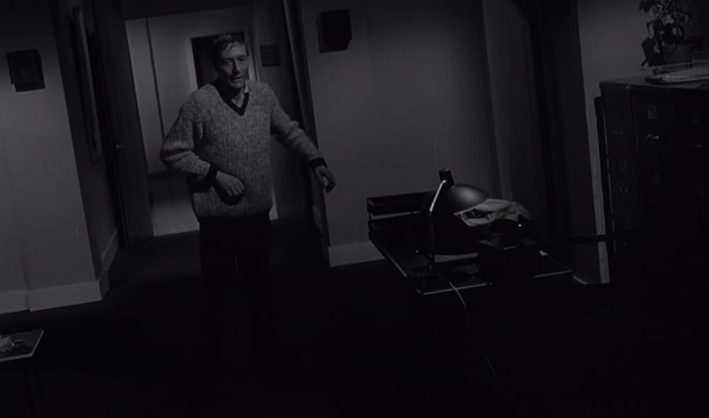 宇宙から来た女の画像