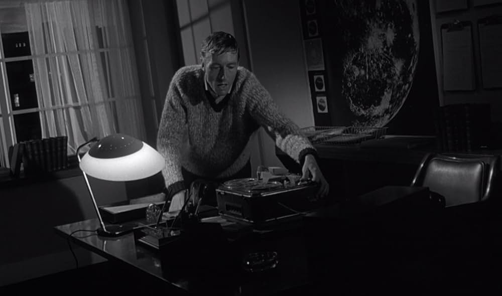 宇宙から来た女の画像