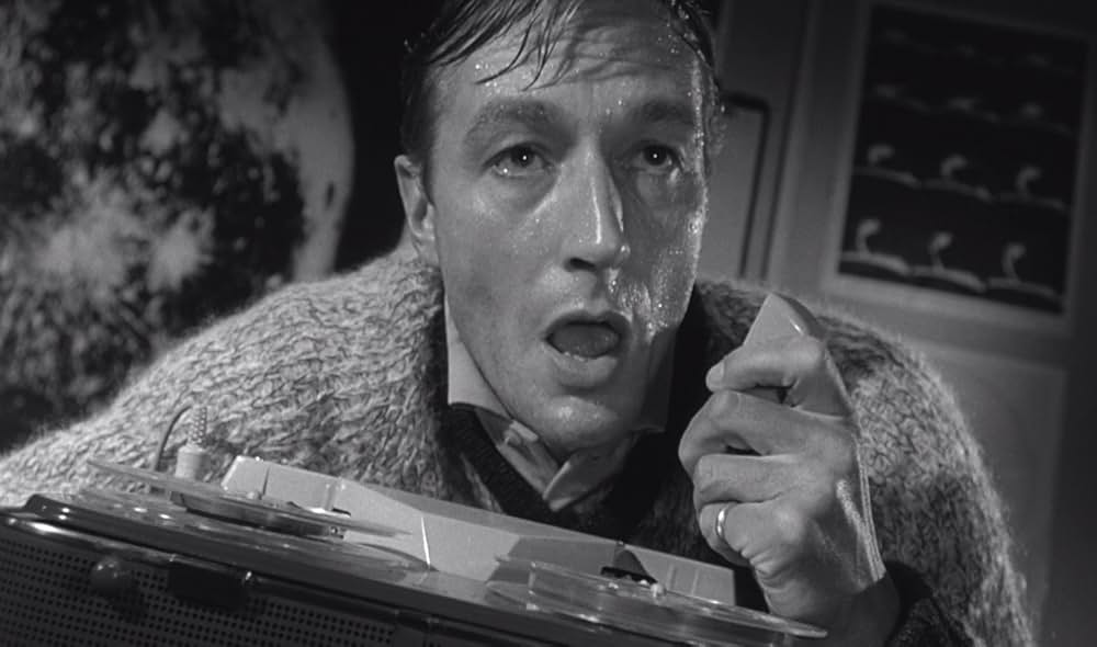 宇宙から来た女の画像