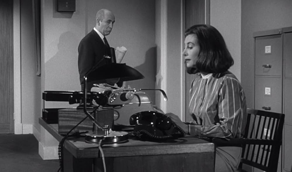 宇宙から来た女の画像