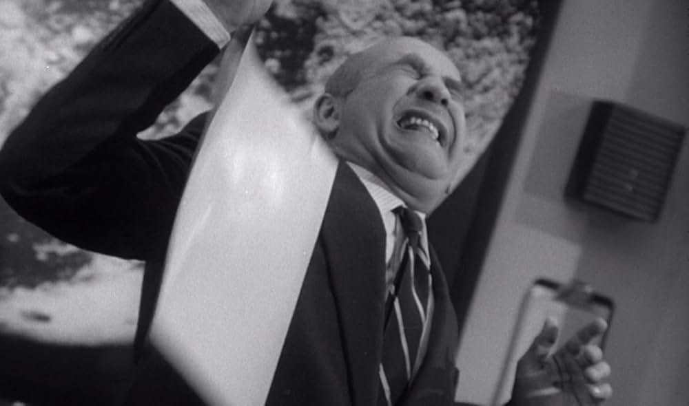 宇宙から来た女の画像