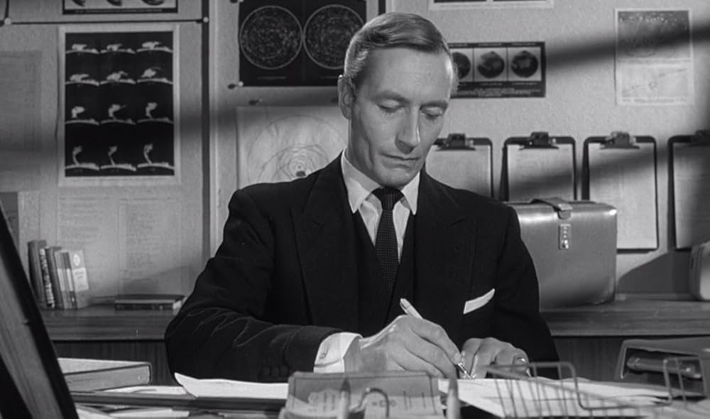 宇宙から来た女の画像