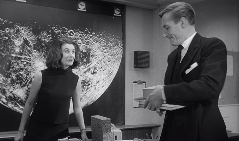 宇宙から来た女の画像