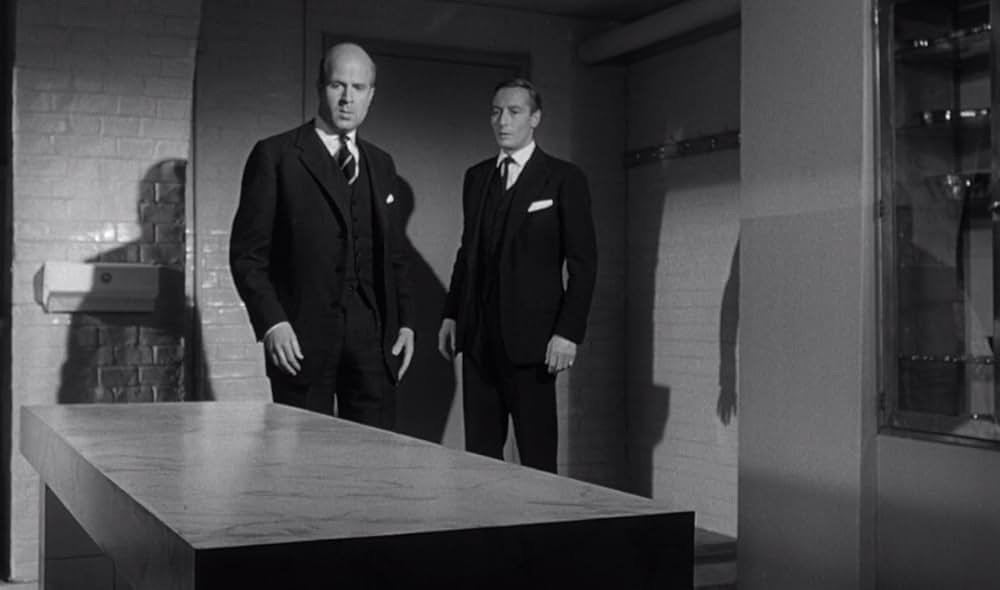 宇宙から来た女の画像