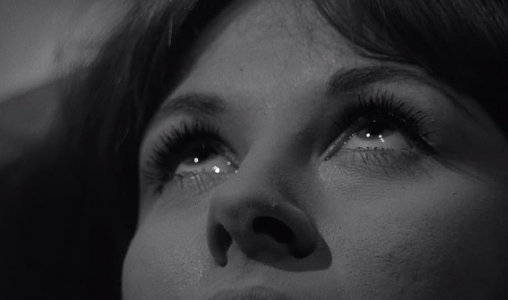 宇宙から来た女の画像