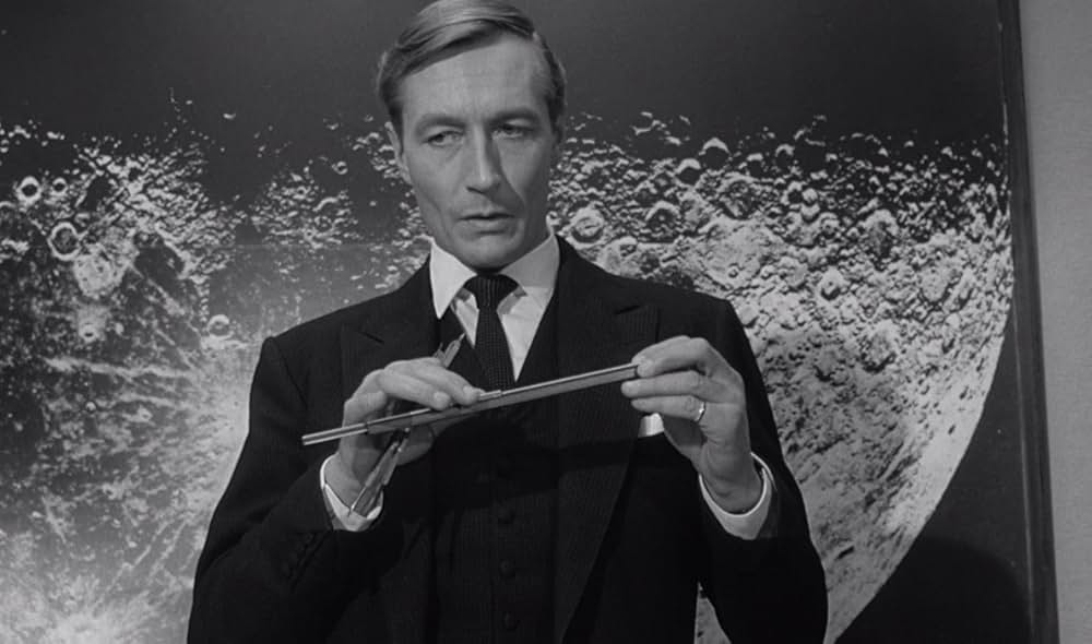 宇宙から来た女の画像