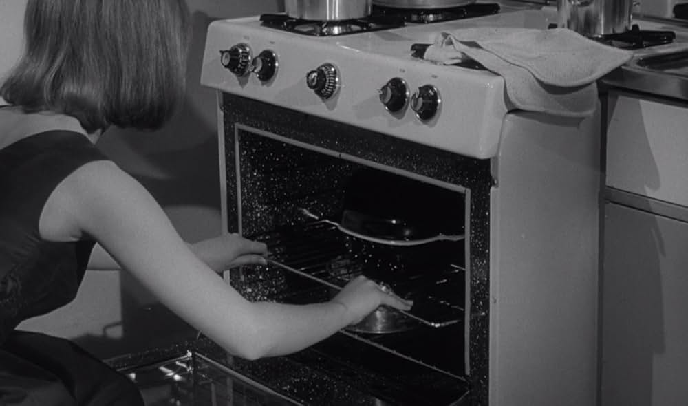 宇宙から来た女の画像