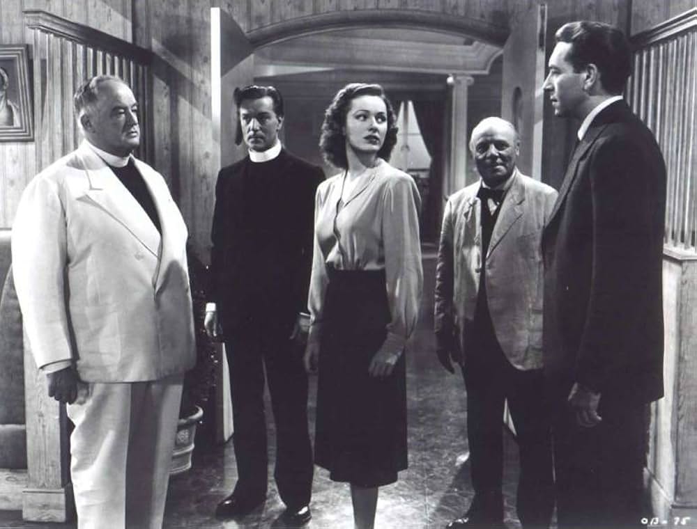 霧の中の戦慄の画像