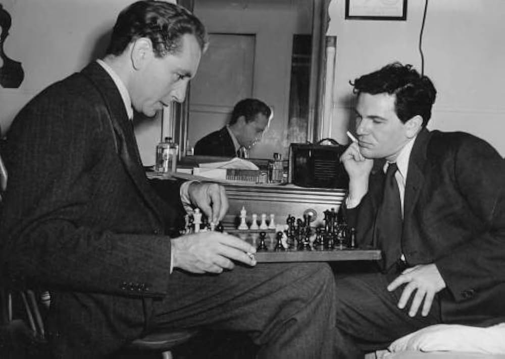 霧の中の戦慄の画像