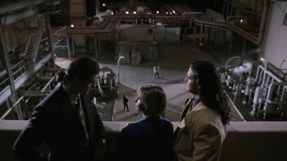 アンダーカバーの画像