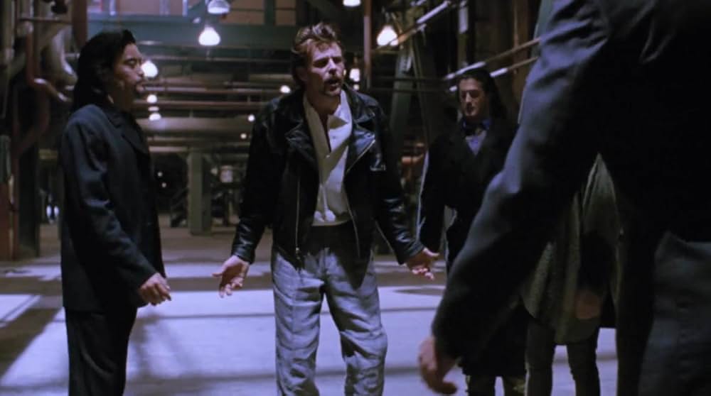 アンダーカバーの画像